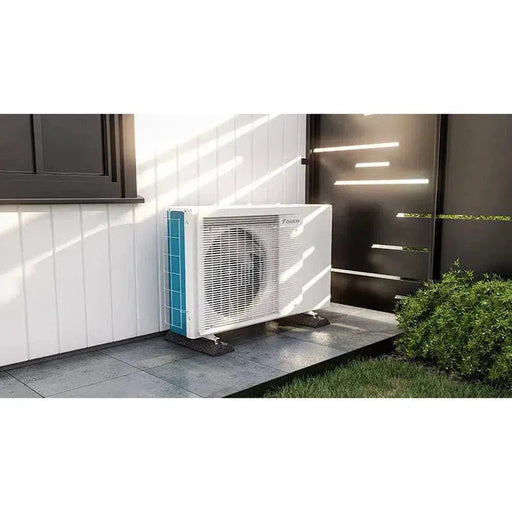 Daikin Altherma 3 M EBLA04E3V3 WiFi Monoblock Wärmepumpe Heizen/Kühlen 4,0 kW mit Heizstab 3 kW