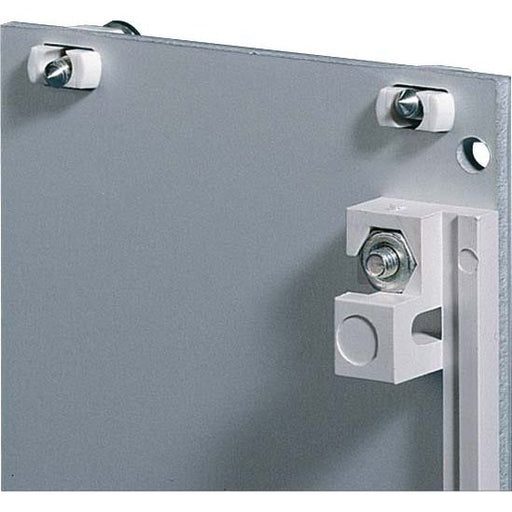 Heitec - Befestigungsteil für Baugruppe mit Rastermaß 482,6 mm (19 Zoll) Kartenhalter 3606.330 (VE10) f.Frontplatten