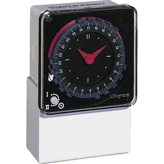 Legrand - Verteilerschaltuhr analog Analogschaltuhr m.Gangres. Legrand 049756 230V,50Hz