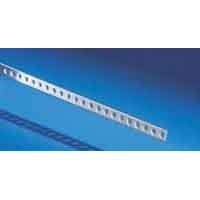 Heitec - Befestigungsteil für Baugruppe mit Rastermaß 482,6 mm (19 Zoll) Lochstreifen 3685.275 (VE2) 84TE − 2 Packung