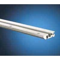 Heitec - Befestigungsteil für Baugruppe mit Rastermaß 482,6 mm (19 Zoll) Verbindungsschiene 3687.606 hinten 84TE