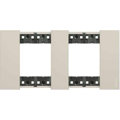 Legrand (BT) - Abdeckrahmen KA4802M2KM 2x2-modulig