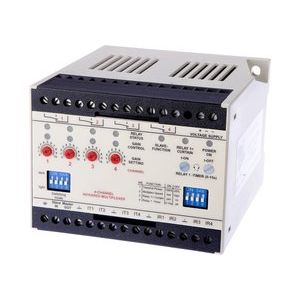 Ipf Electronic - Trennschaltverstärker Verstärker Optisch, LED OV540920 24V multiplex 4fach − 1 Stück